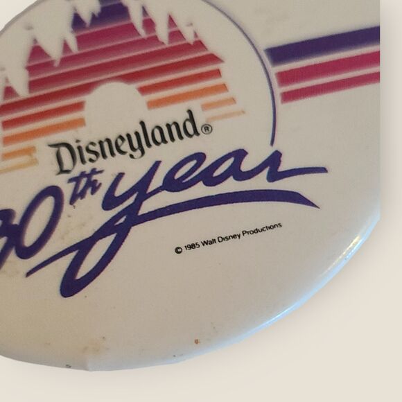 Retro 1985 Vintage Disneyland I'm a Winner 30th Year Button Pin Brooch - Picture 4 of 6
